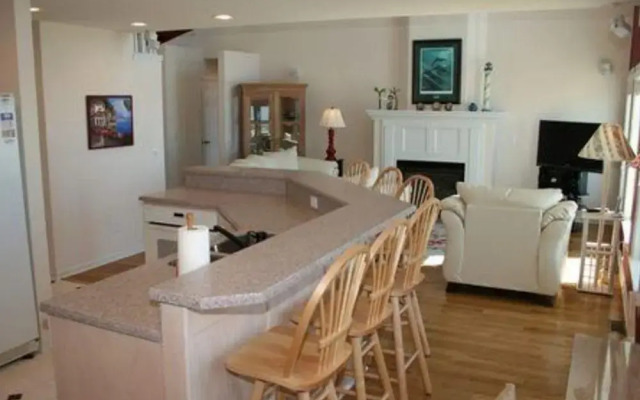 License To Chill 4 Bedroom Home by RedAwning