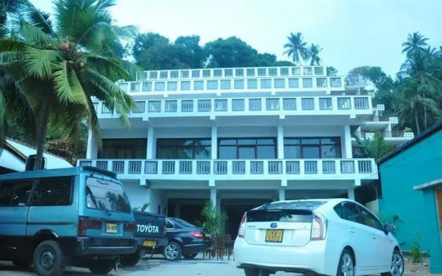 Sea Breeze Hotel