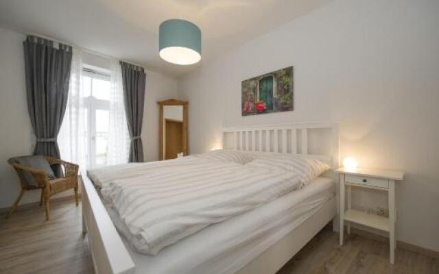 Villa Minna - Ferienwohnung 3 mit Balkon