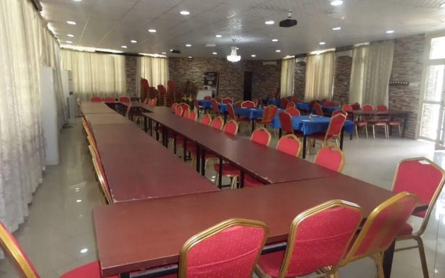 De-dominic Suites & Resorts Ltd