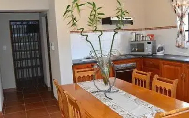 Zwavelpoort Guesthouse