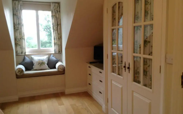 Ditton Lodge Bed and Breakfast