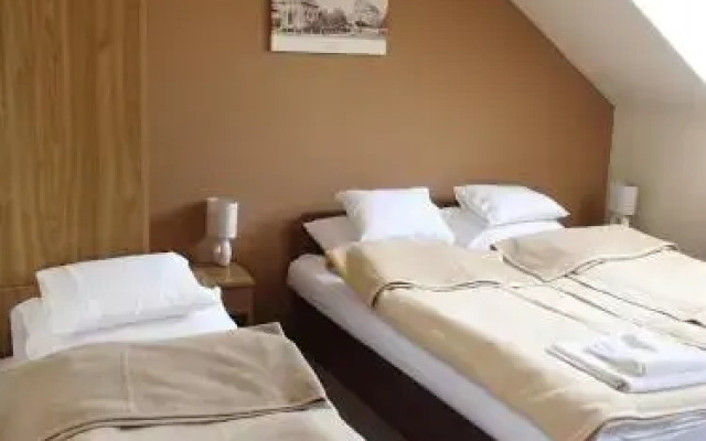 Kastélykert Fogadó