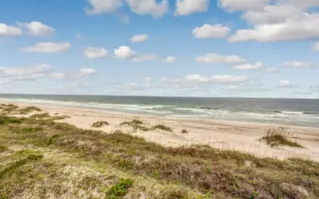 Beautifully Decorated Condo with Magnificent View of Atlantic by RedAwning