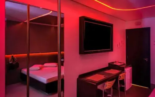 Point Motel (Adults Only)