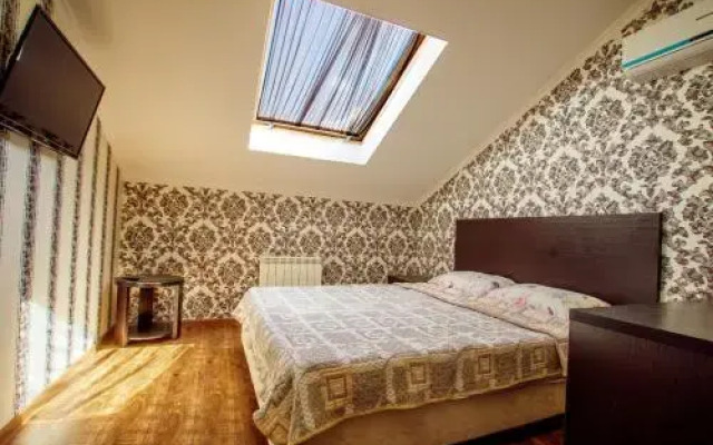 Guest House on Kabardinskoy 1