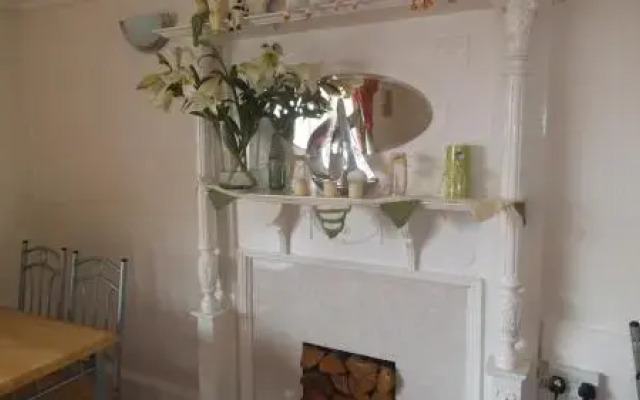 Gratton Lodge Guest House