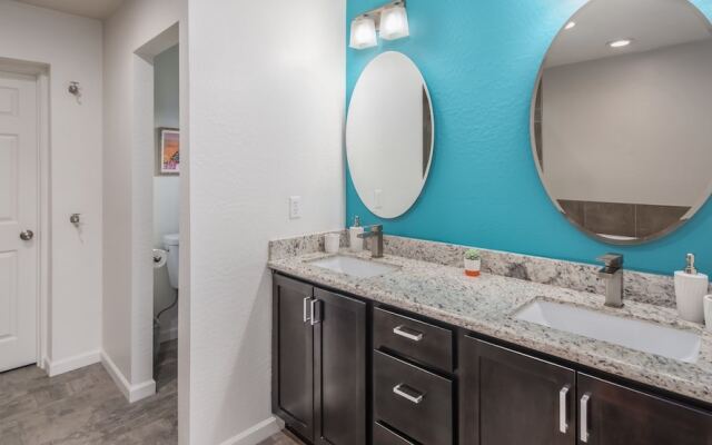 Spacious 4BR Home Pool by WanderJaunt