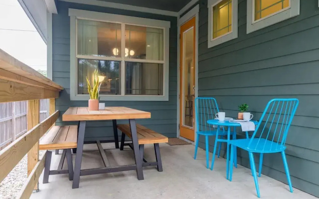 Spacious 3 BR Near Downtown by Domio
