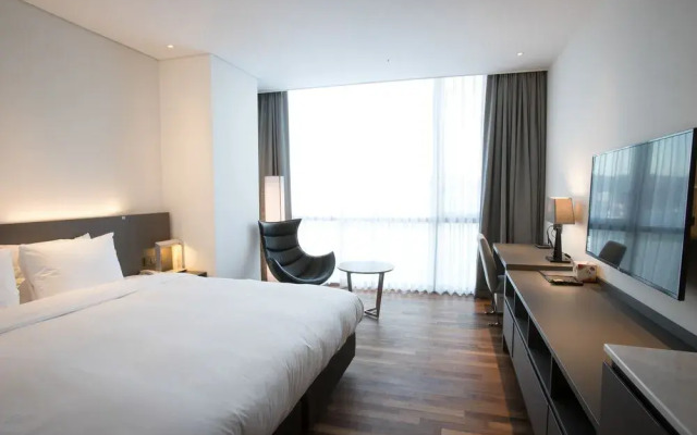 Masan Riviera Tourist Hotel