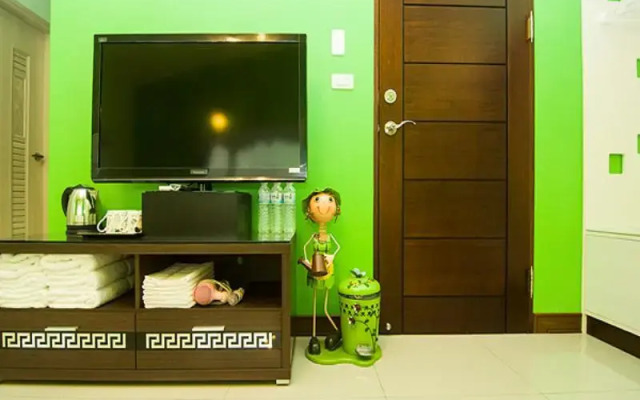 Jen Ti Rainbow House