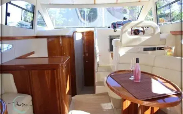 Marina ship