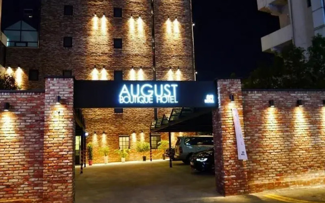 August Boutique Hotel