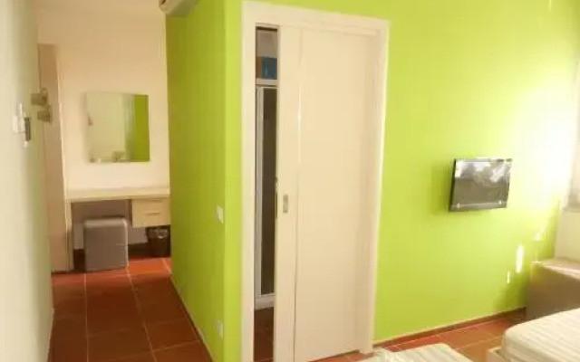 B&B Ad Hoc
