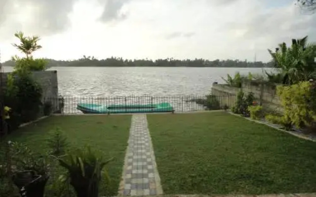 Sapara River Inn