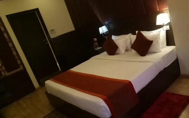 The Maple Leaf Hotel