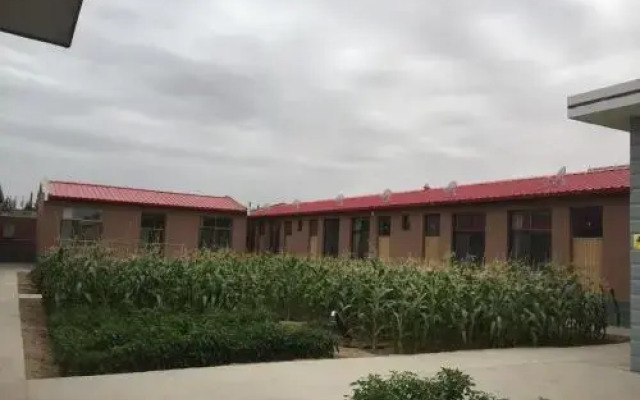 Zhongwei Shapotou Riverside Rural Guesthouse