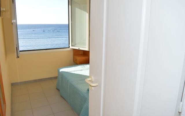 Edificio Playa Chica