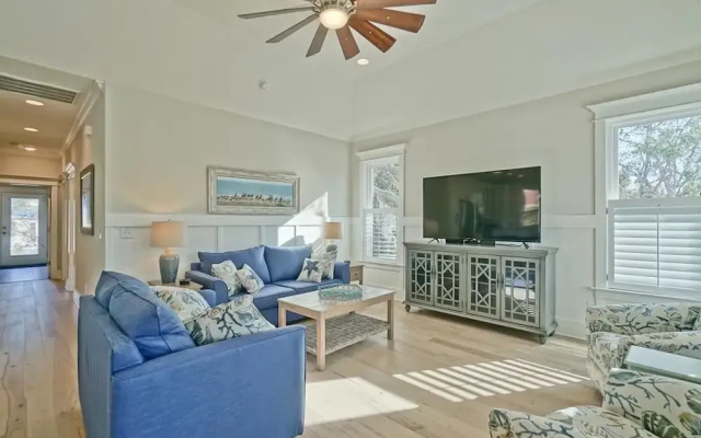 Seventy Unit 104 - 3 Br Home