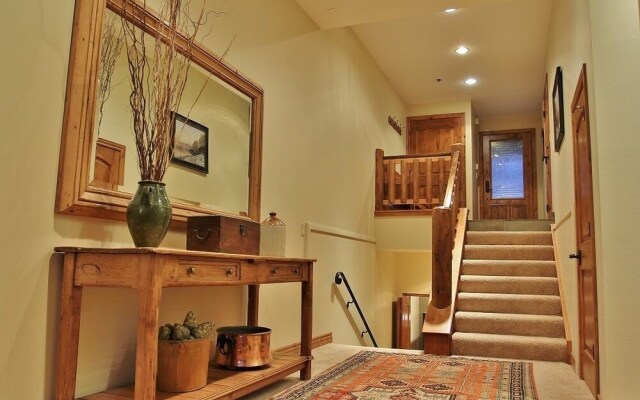 Deer Valley Stonebridge 12