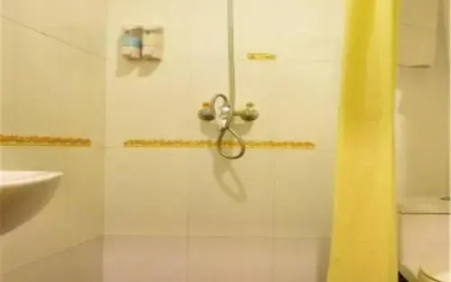 Super 8 Fengtai Railway Station East Street Branch