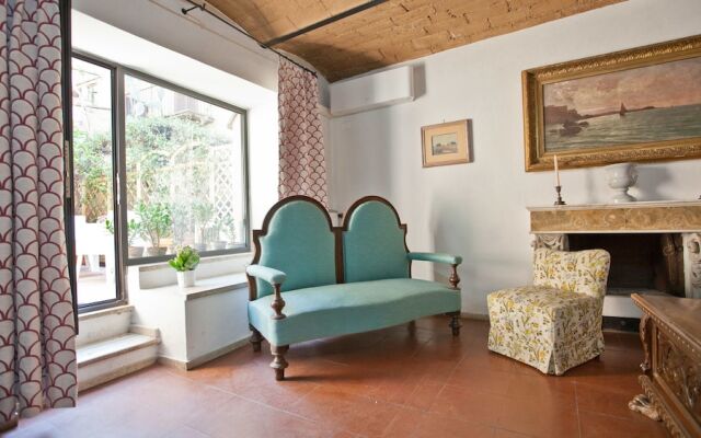 Rental in Rome Arco Ciambella Studio