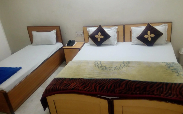 Hotel C M Regency