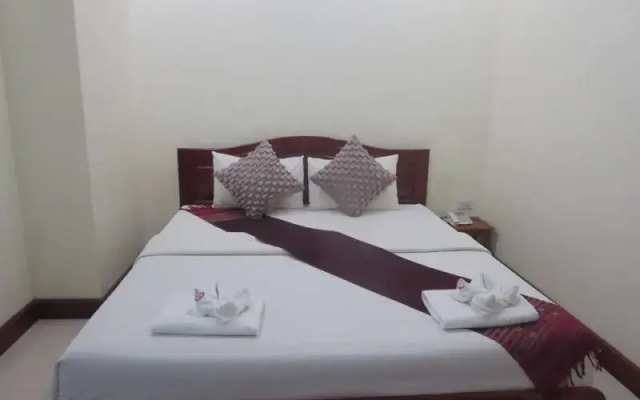 Lattana Phet Amone Chai Hotel