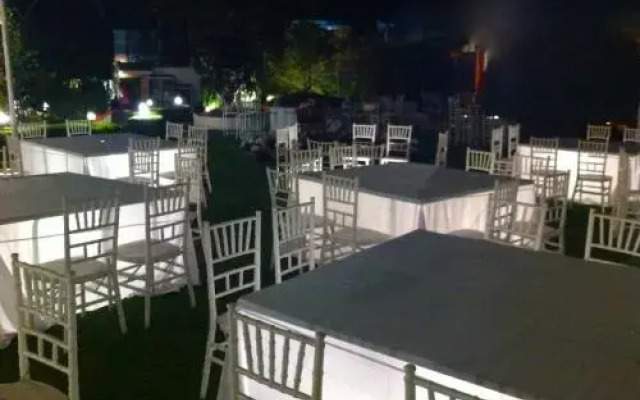 Residencia Jardin Real