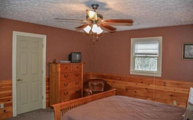 Riverbend Reserve' Cabin w/Pvt Yard+Fire Pit