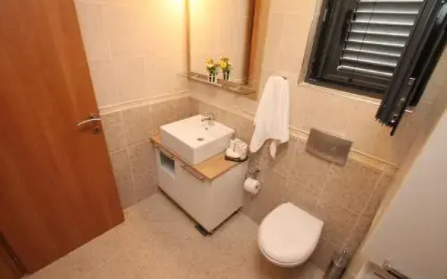 Dekaderon Lux Apartments