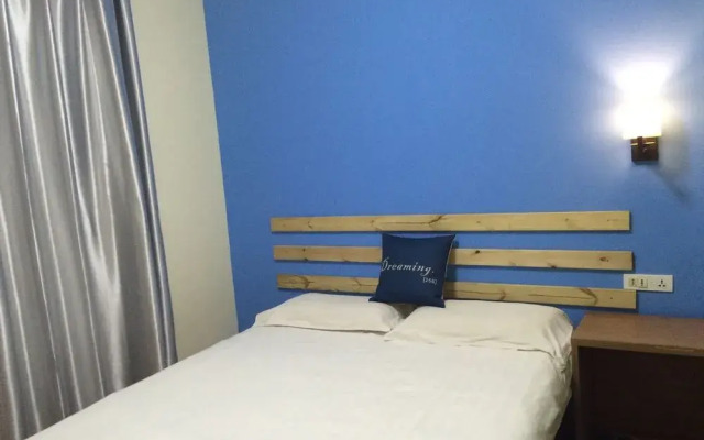 Rainbow Youth Inn (Xi'an Bell and Drum Tower City Wall branch)