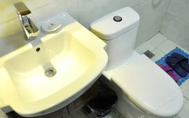 龙亭尚景酒店(大营盘省贸易学校店)