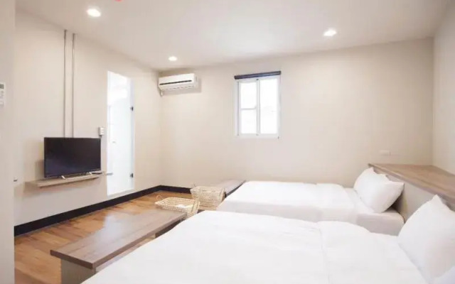 FUNDI Hotel