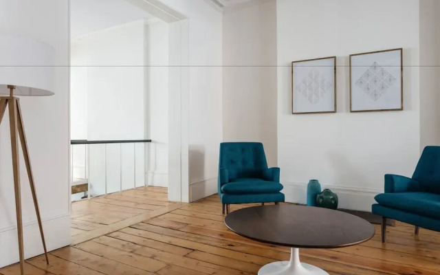 West Village 5BR Townhome & Private Yard