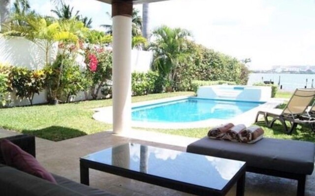 Cancun Caribbean Luxury Bed & Breakfast