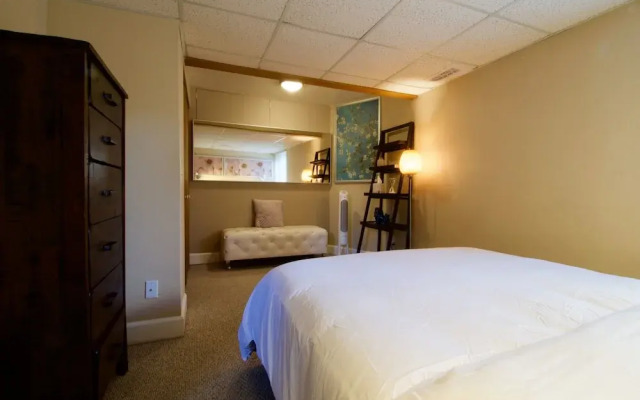 Gem In Private Green Lake Garden