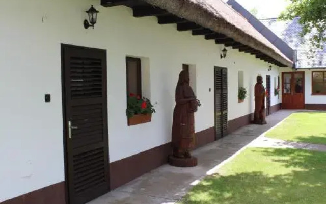 Biczó Csárda és Lovaspanzió