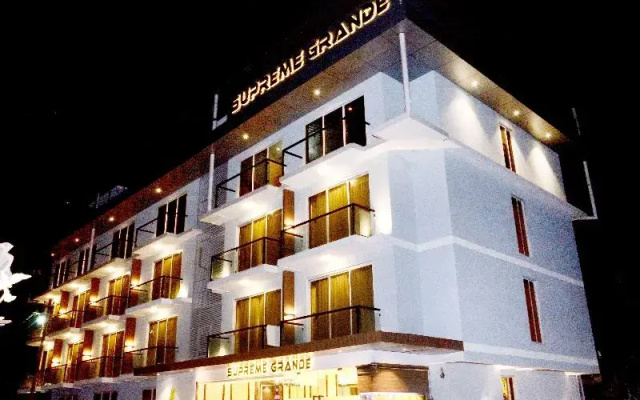 FabHotel Supreme Grande