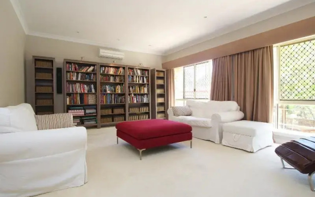Currumbin Hideaway Holiday Home
