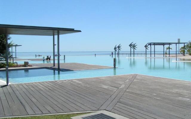 Aussie Wolf Cairns Holiday Lodge Unit 37