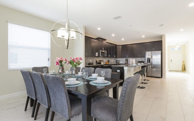 4784 Kings Castle Circle