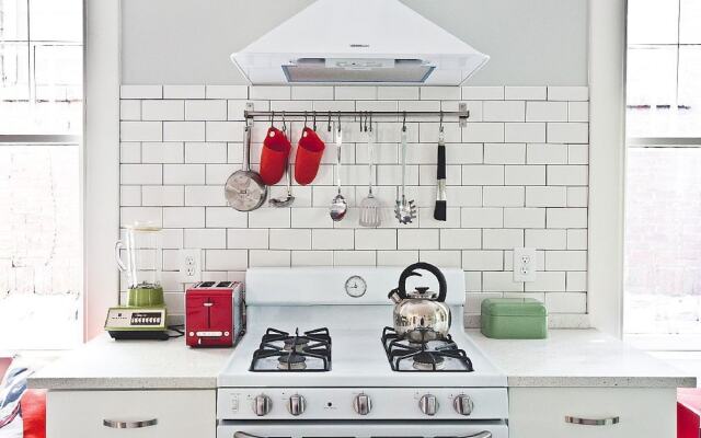 Hip Bungalow - 2 Br Home