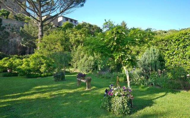 Etruscan Garden