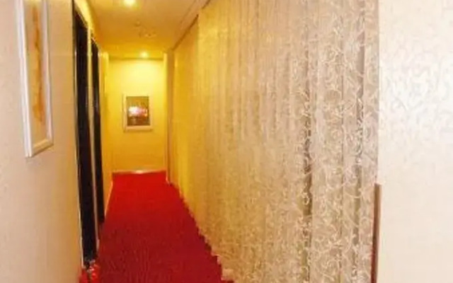 Super 8 by Wyndham Beijing Changping Gu Lou Dong Jie