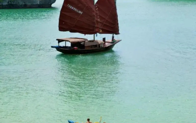 Tuan Sailing Cruise