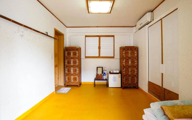 Jeonju Hanok Living Experience Center