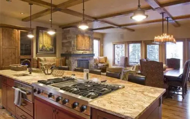 Alpenglow - 5 Br Home