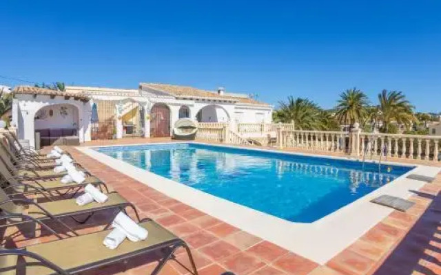 Abahana Villas Airlie