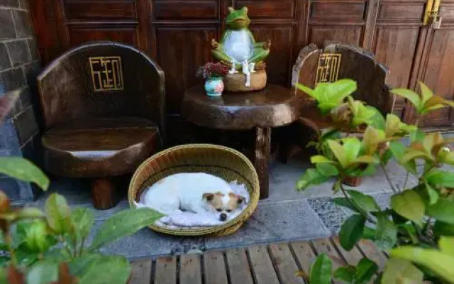 Lijiang Yulu Hotel